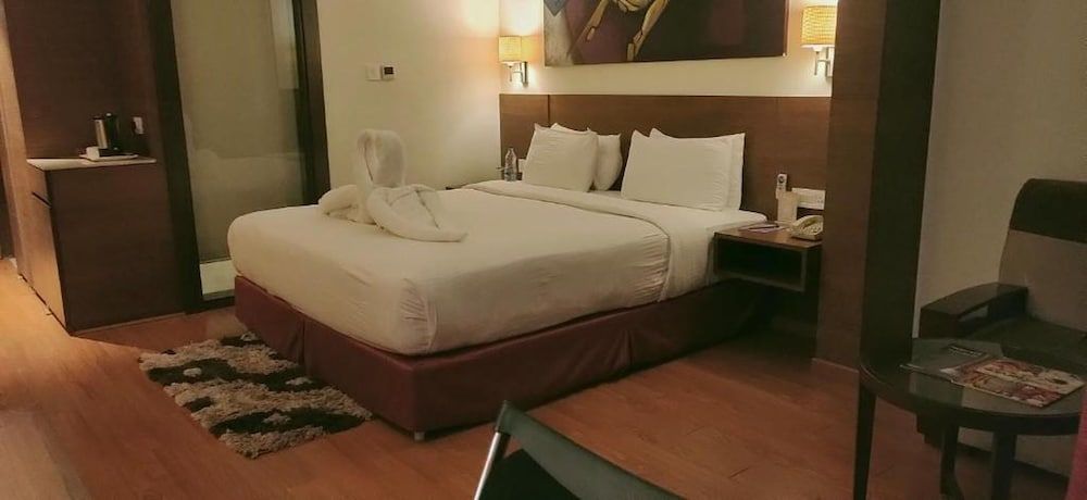 Hotel Grand Canyon Executive King Bed Room 8