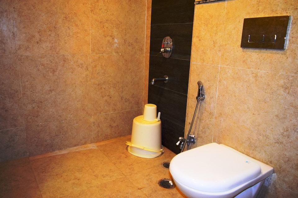 Premium_AC_Room_Toilet_Kziq99