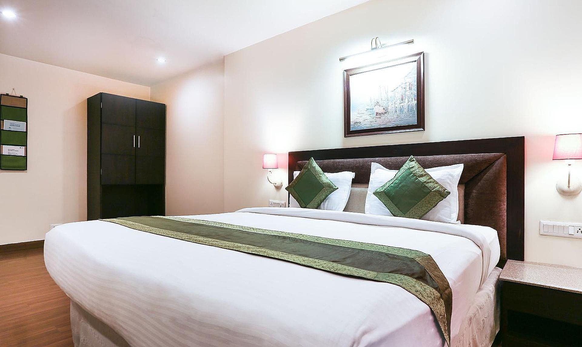 Superior Double Room - Raymond - YCHS