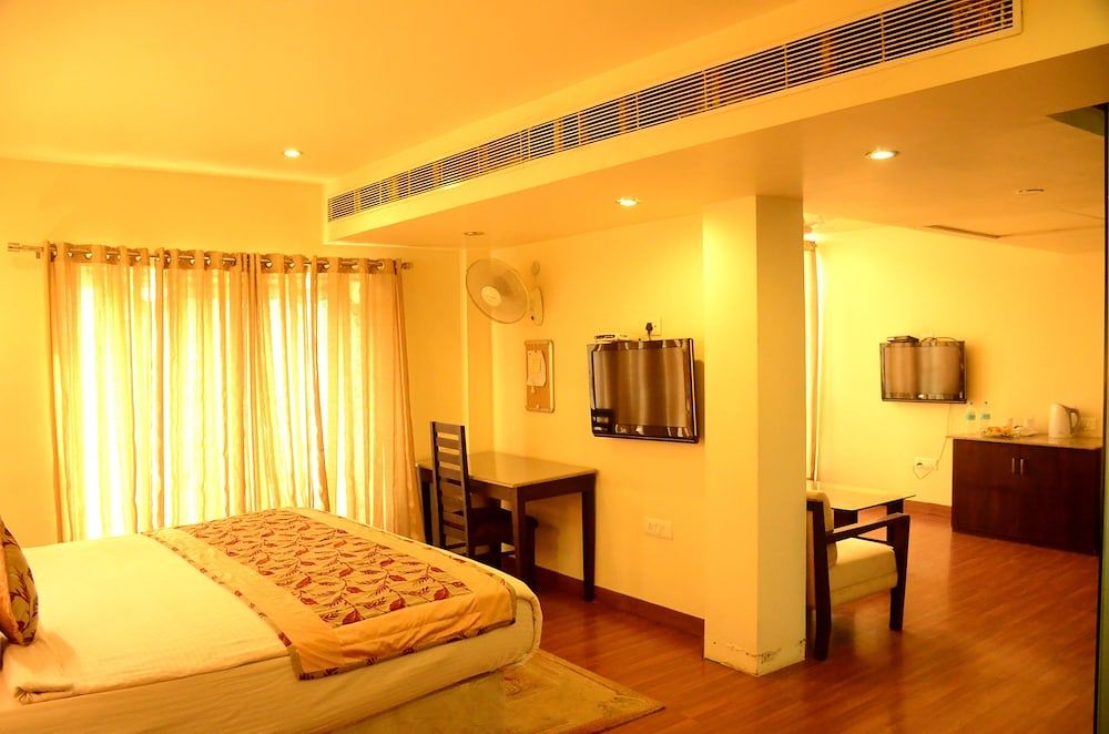Hotel Fairway Deluxe Room 15