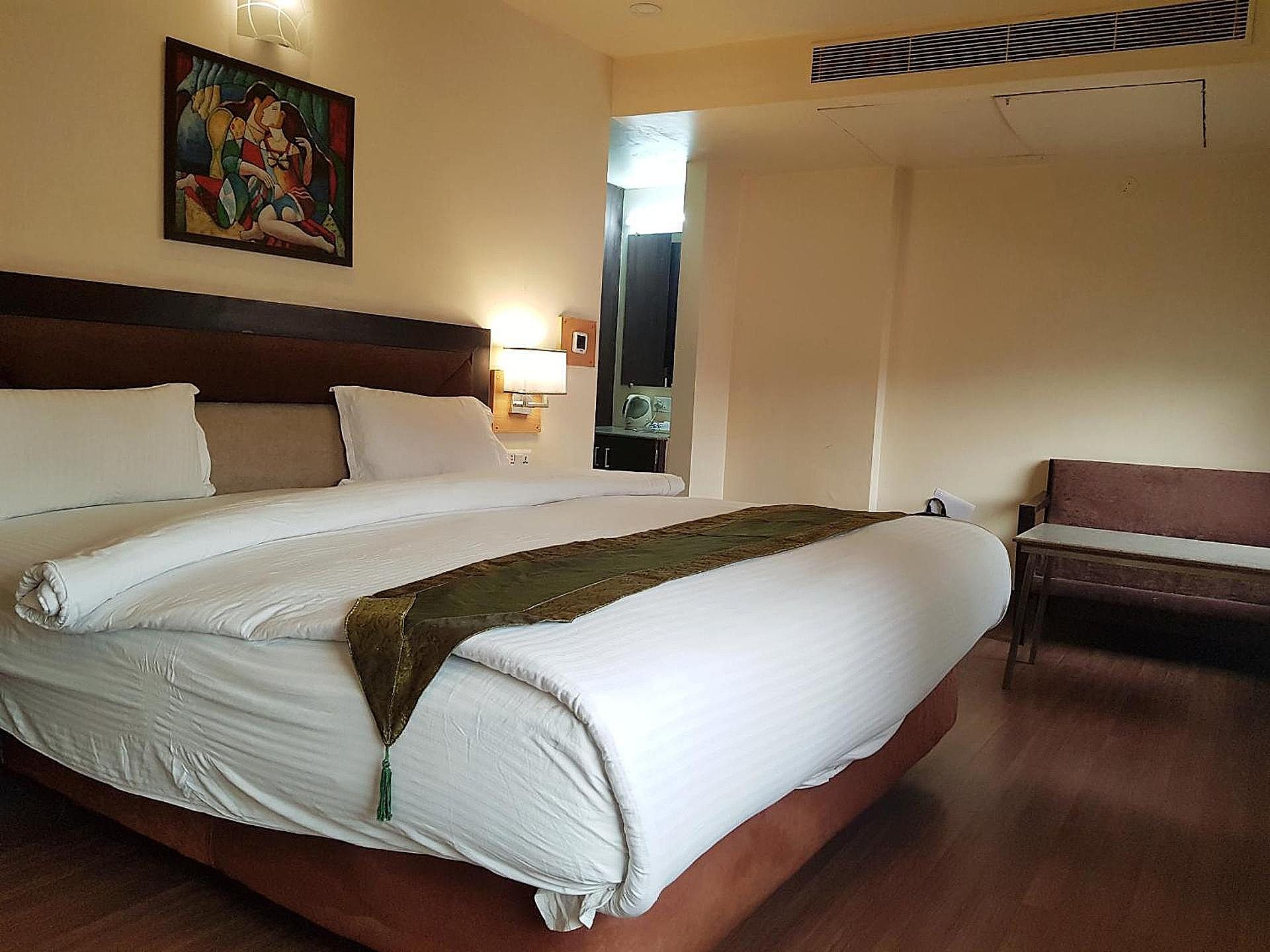 Superior Double Room - Raymond - YCHS