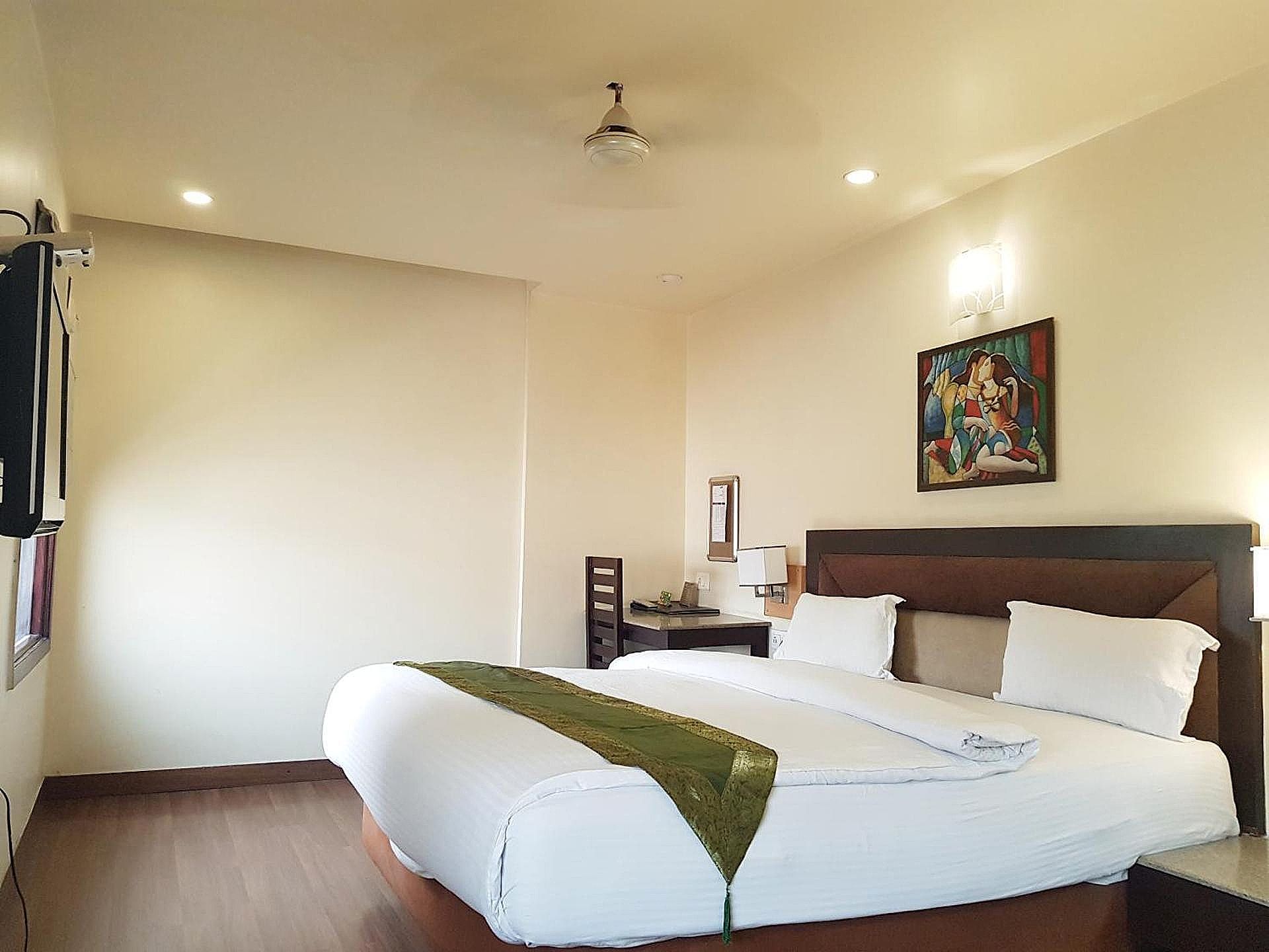 Superior Double Room - Raymond - YCHS
