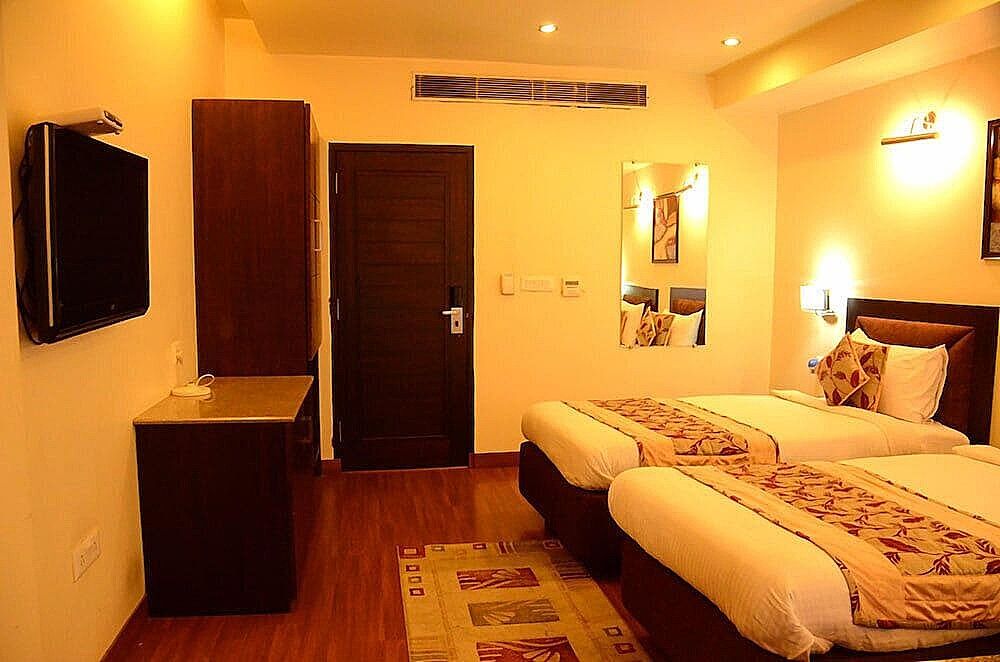 Hotel Fairway Deluxe Room 3