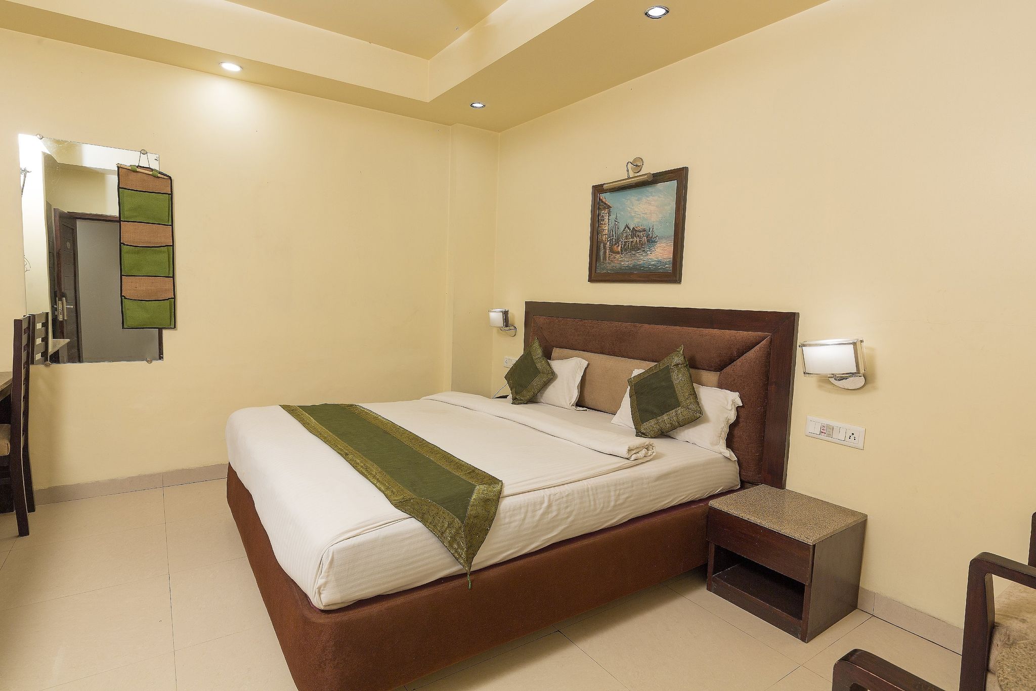 Hotel Fairway Deluxe Room 10