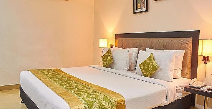 Business Room With King Size Bed