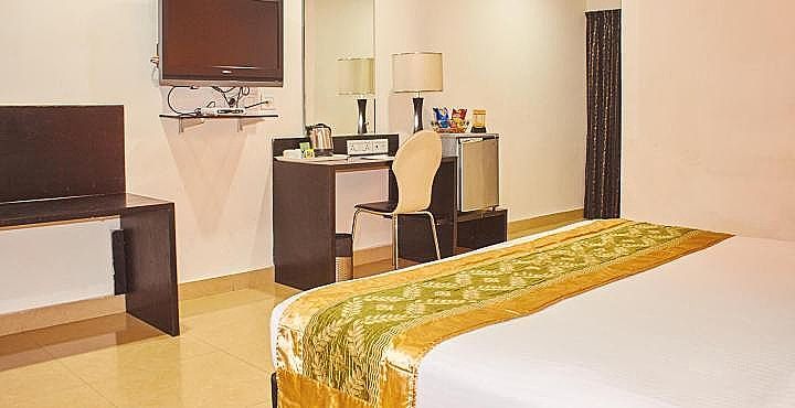 Business Room With King Size Bed