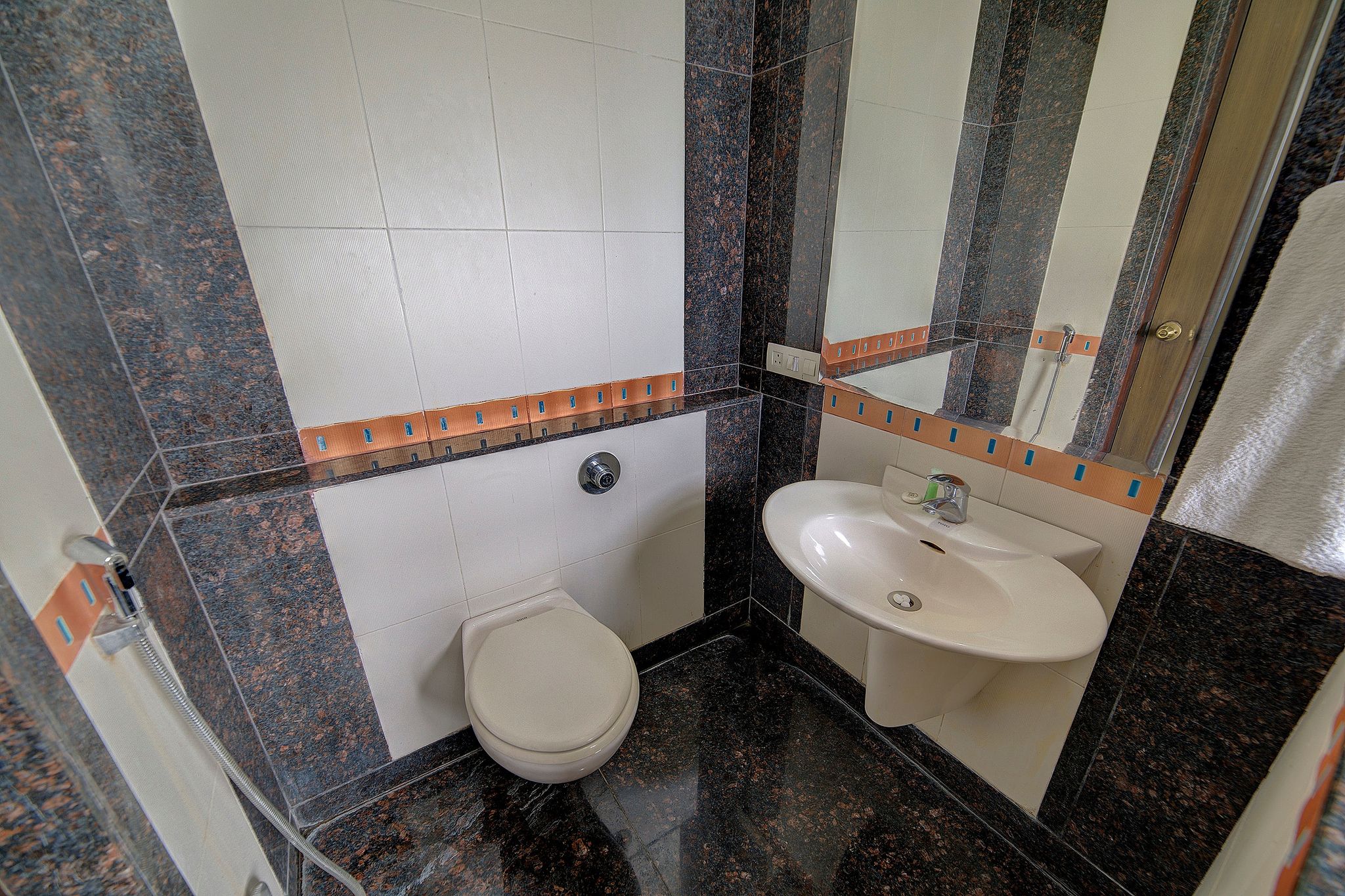 Swan Suites - Madhapur Premium Rooms 5