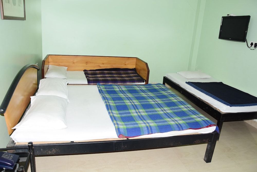 Deluxe Triple Room (AC)