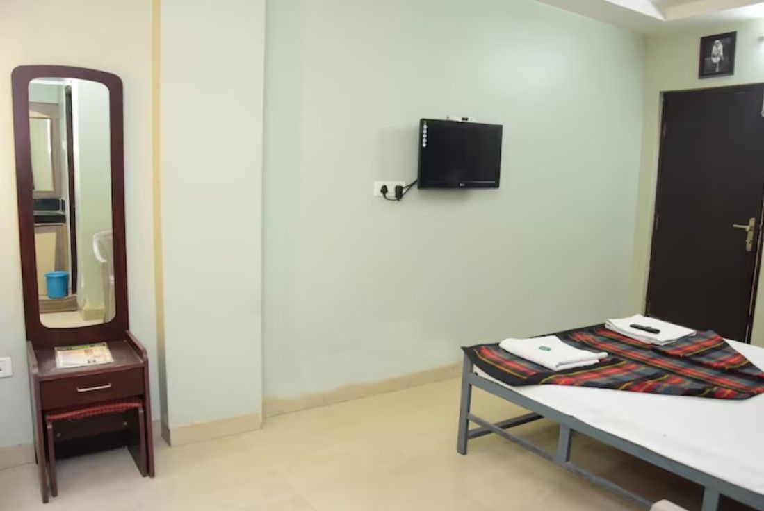 HOTEL DELTA EXECUTIVE, SHIRDI Double Bed Non A.C 3