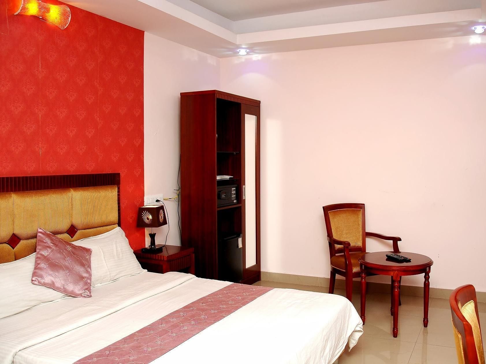 Hotel Kings Kastle Standard Double Room with Fan 7