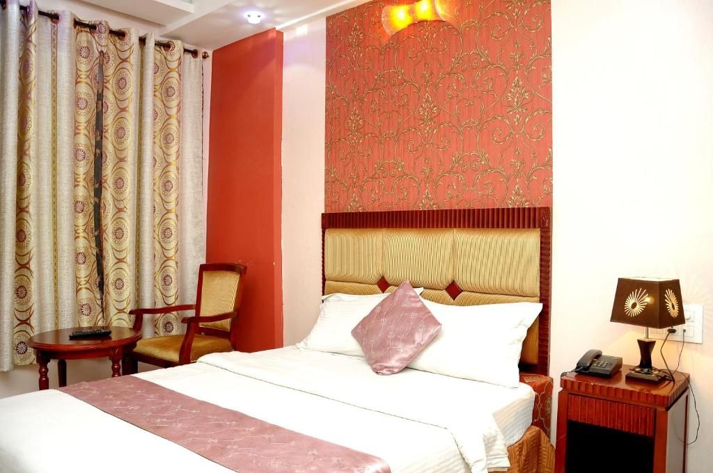 Hotel Kings Kastle Standard Double Room with Fan 5