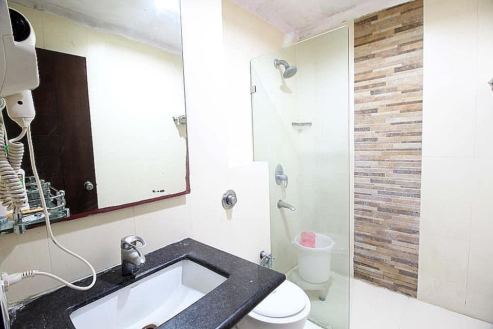 LIV INN Deluxe Room 3