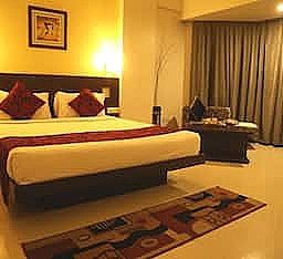 Hotel The Elements Deluxe Room King Bed 2