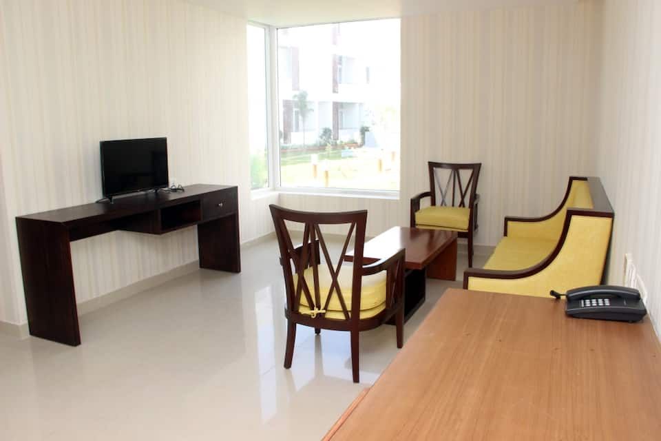 Saaral Resort Courtallam Deluxe Room 5