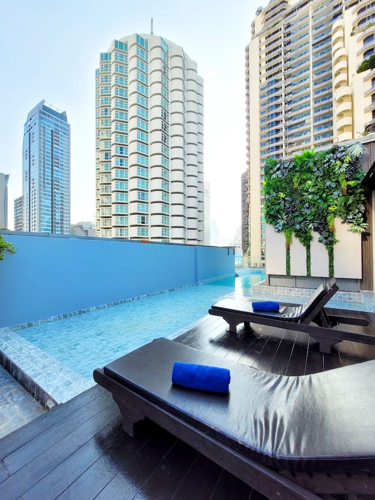 Rooftop pool