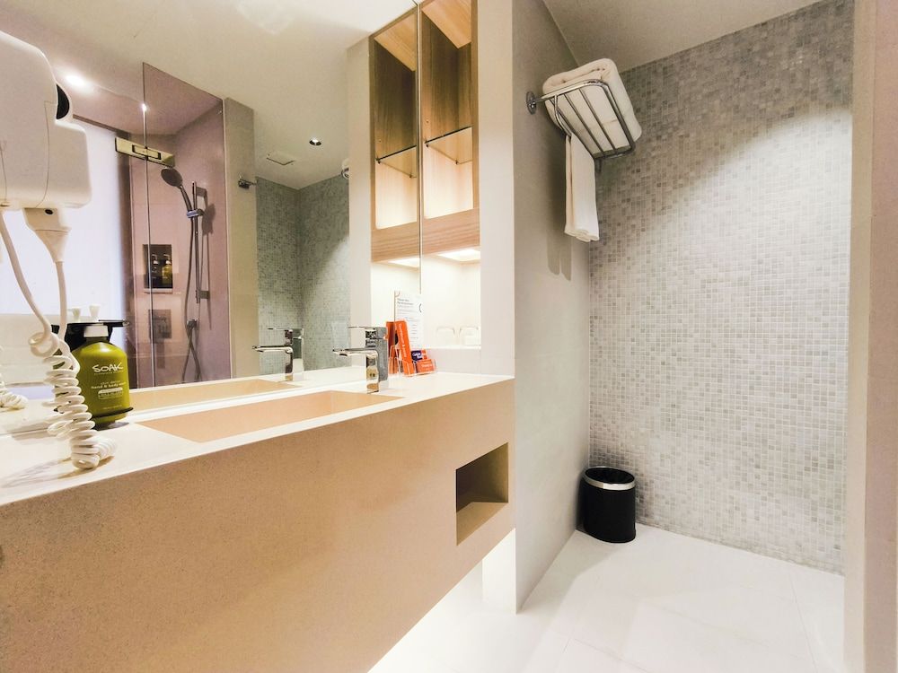 Citrus Sukhumvit 13 Nana Bangkok by Compass Hospitality Premier Room 7