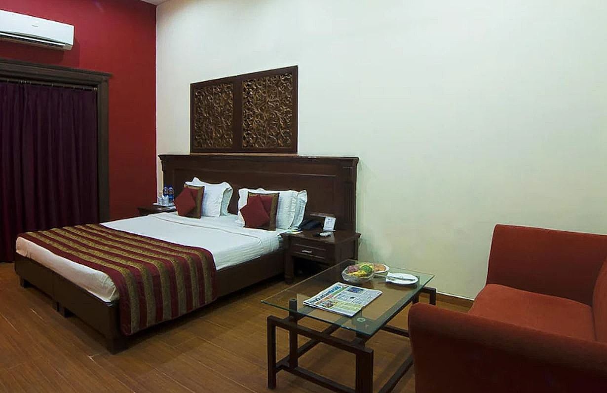 Siris 18 Deluxe Room 5