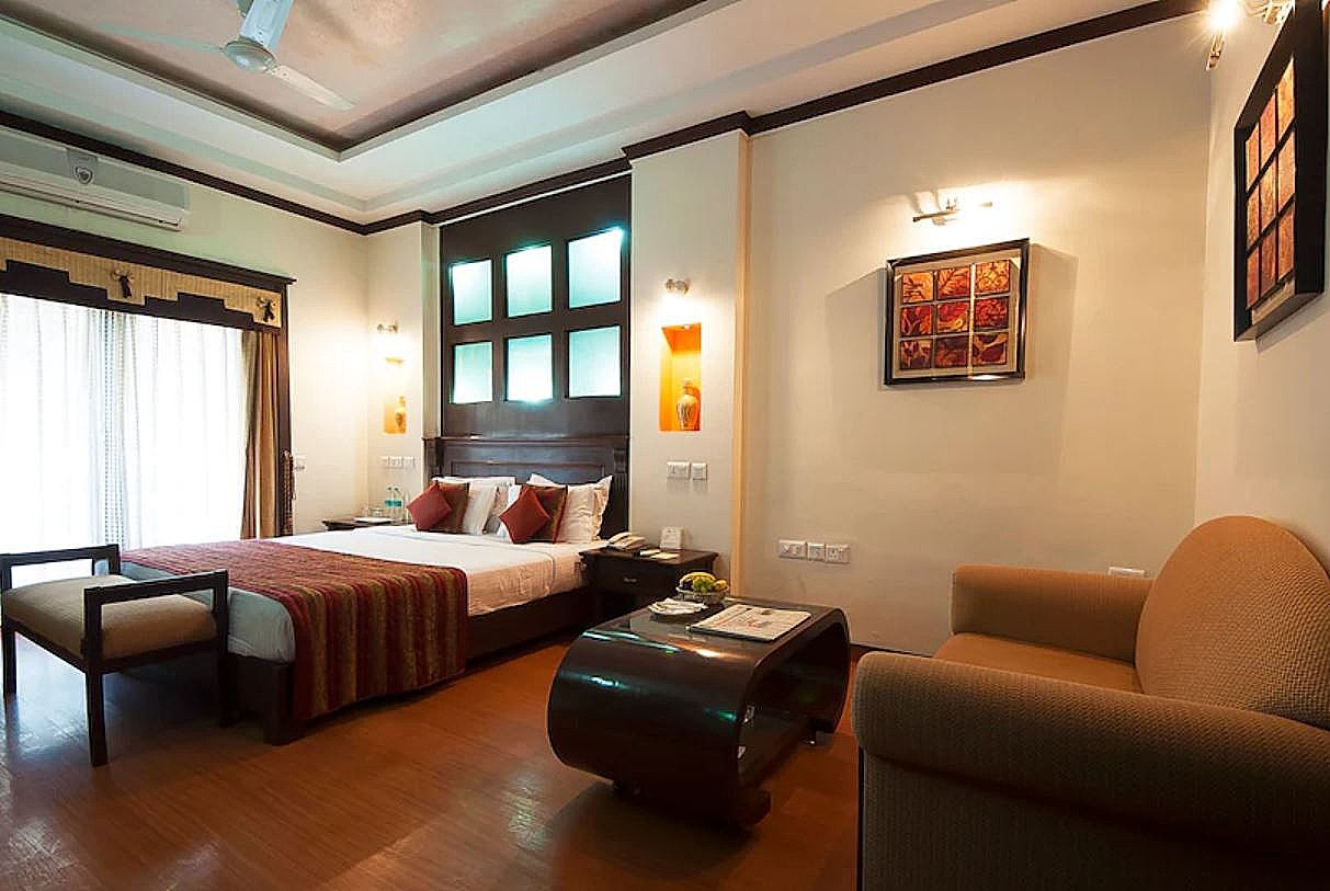 Siris 18 Deluxe Room 6