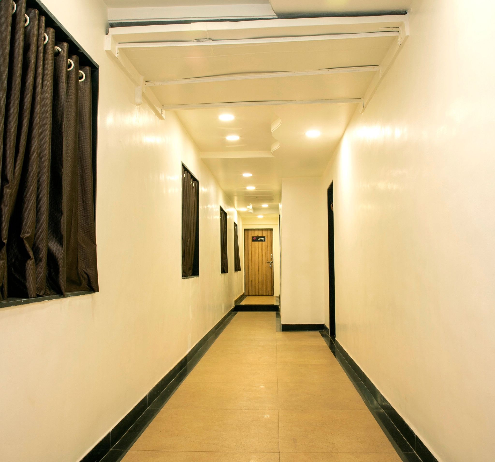 undefined Hotel sangam 5