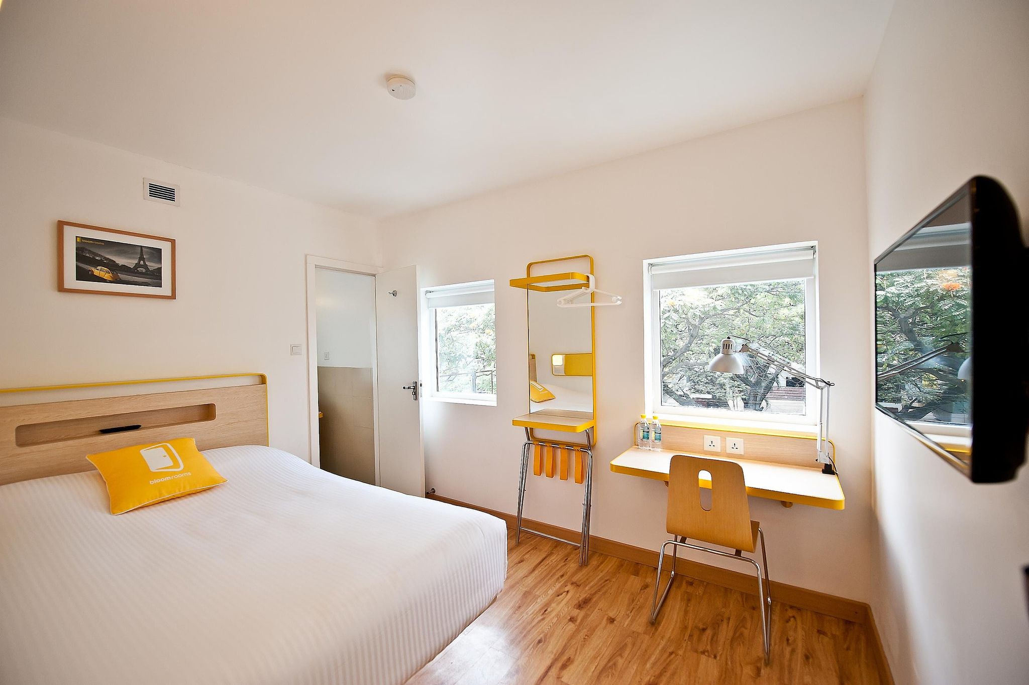 Bloomrooms Link Road Standard Queen Room 8