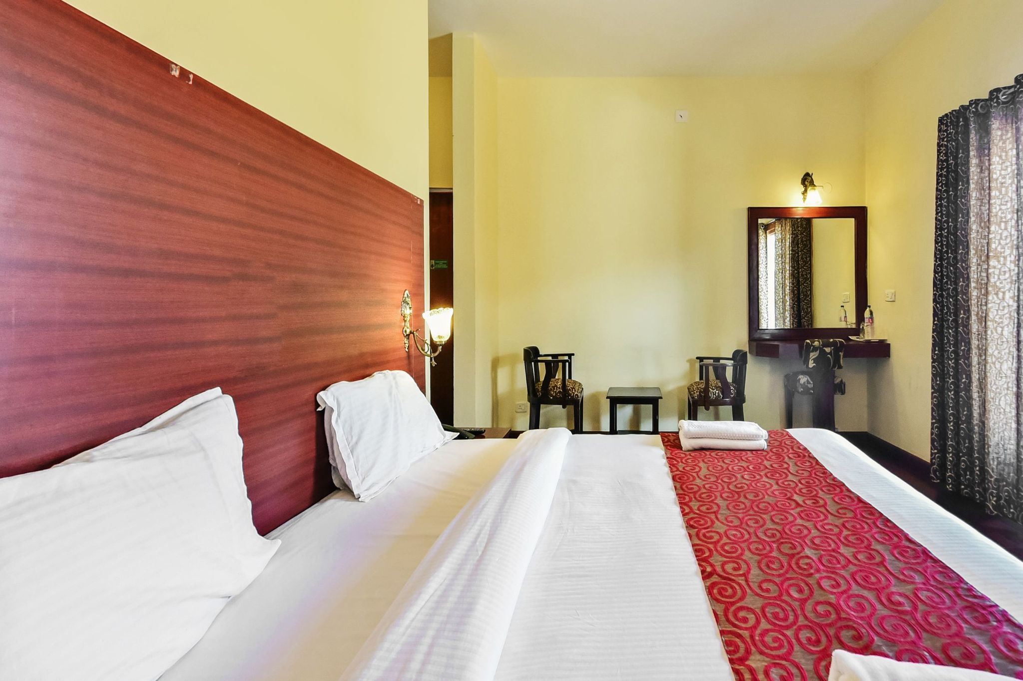 Berry Hills Resort Deluxe Room 8