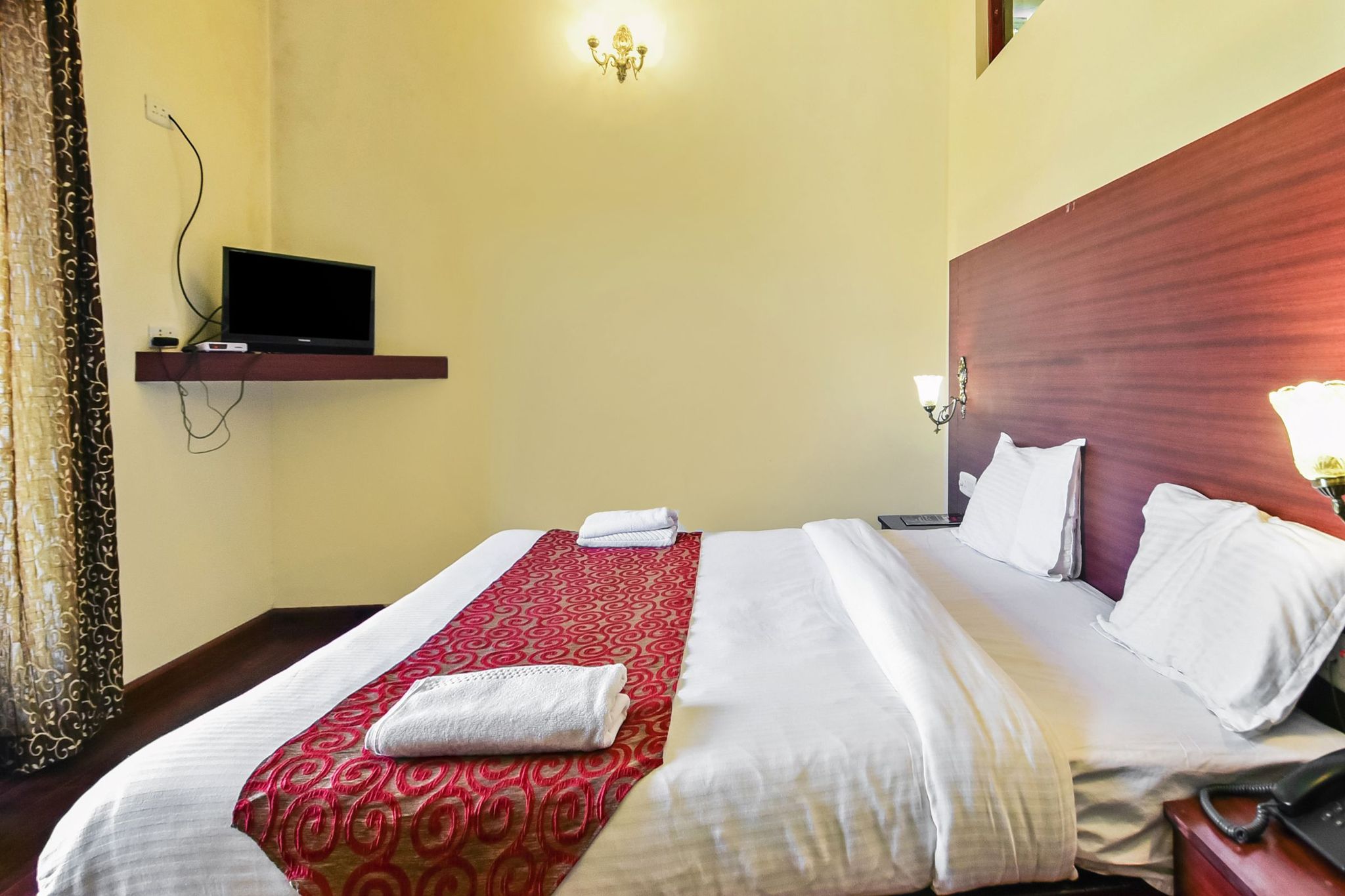 Berry Hills Resort Deluxe Room 2