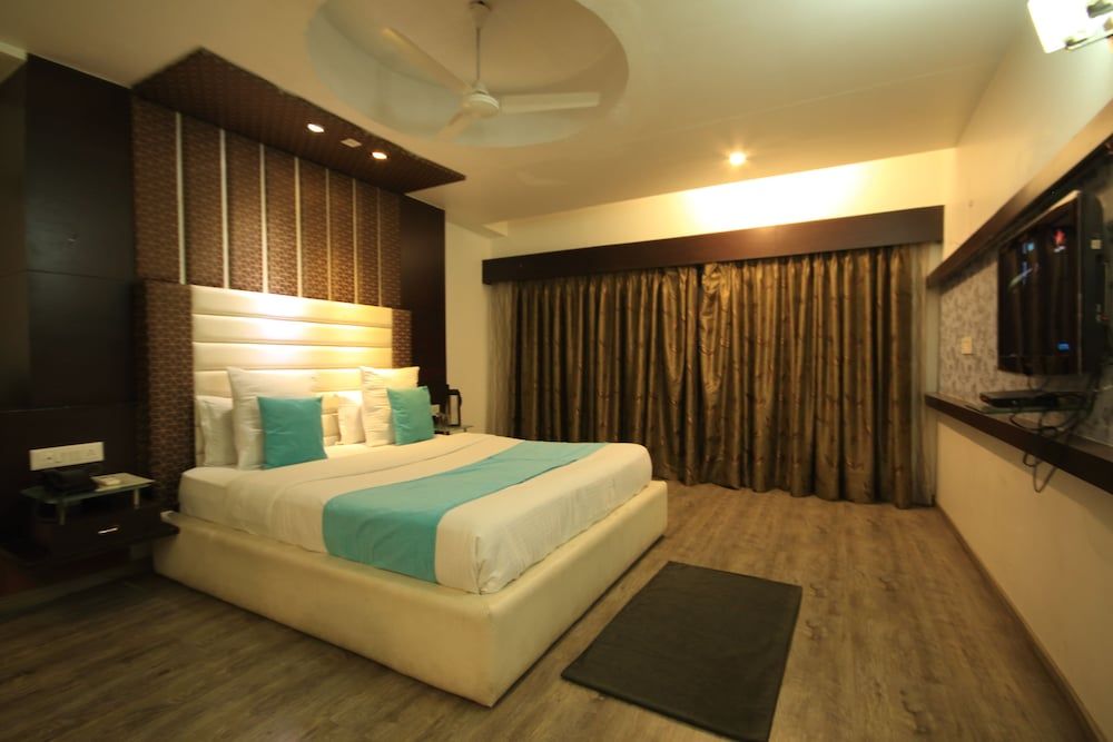 undefined Hotel Kadamb Inn 2