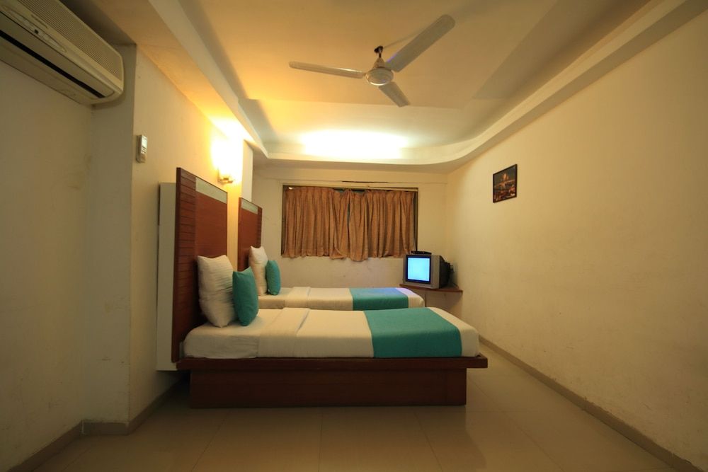 undefined Hotel Kadamb Inn 9