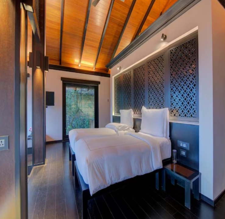 DELUXE COTTAGE TWIN BED