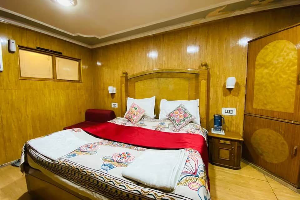 undefined Hotel Paradise 5