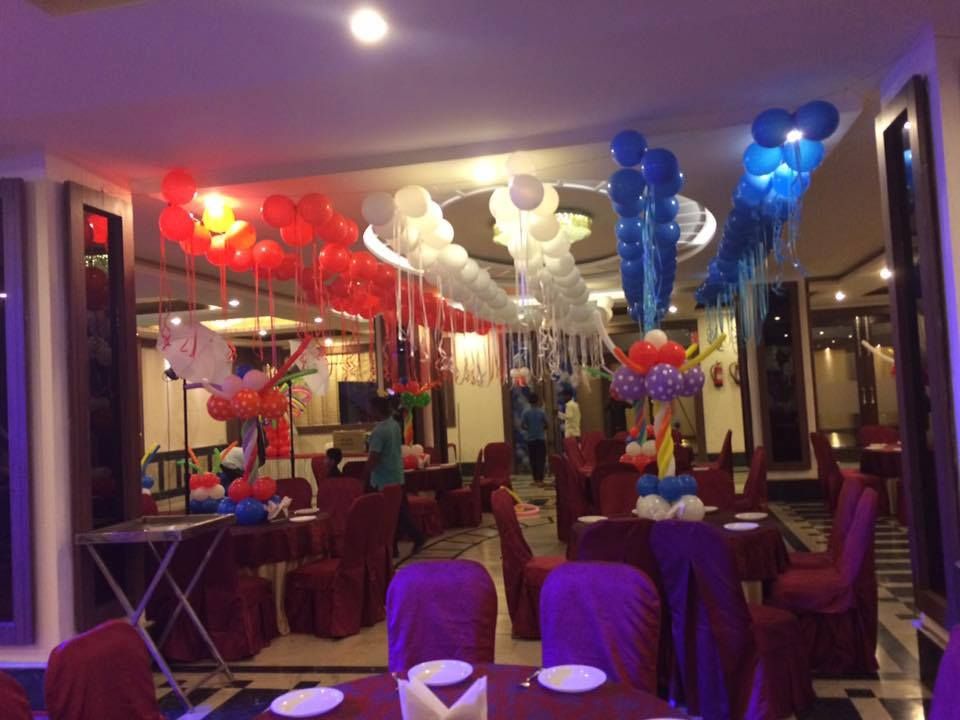 Food & Dining