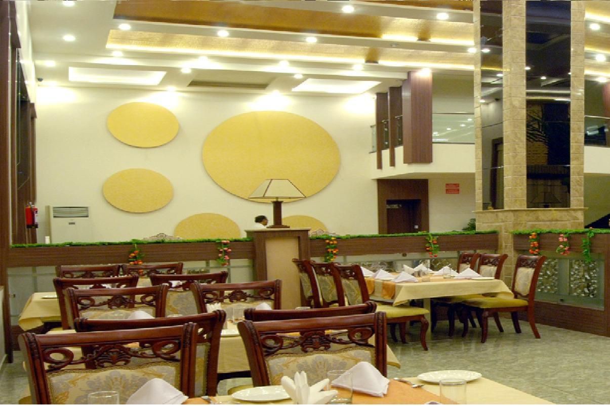 Food & Dining