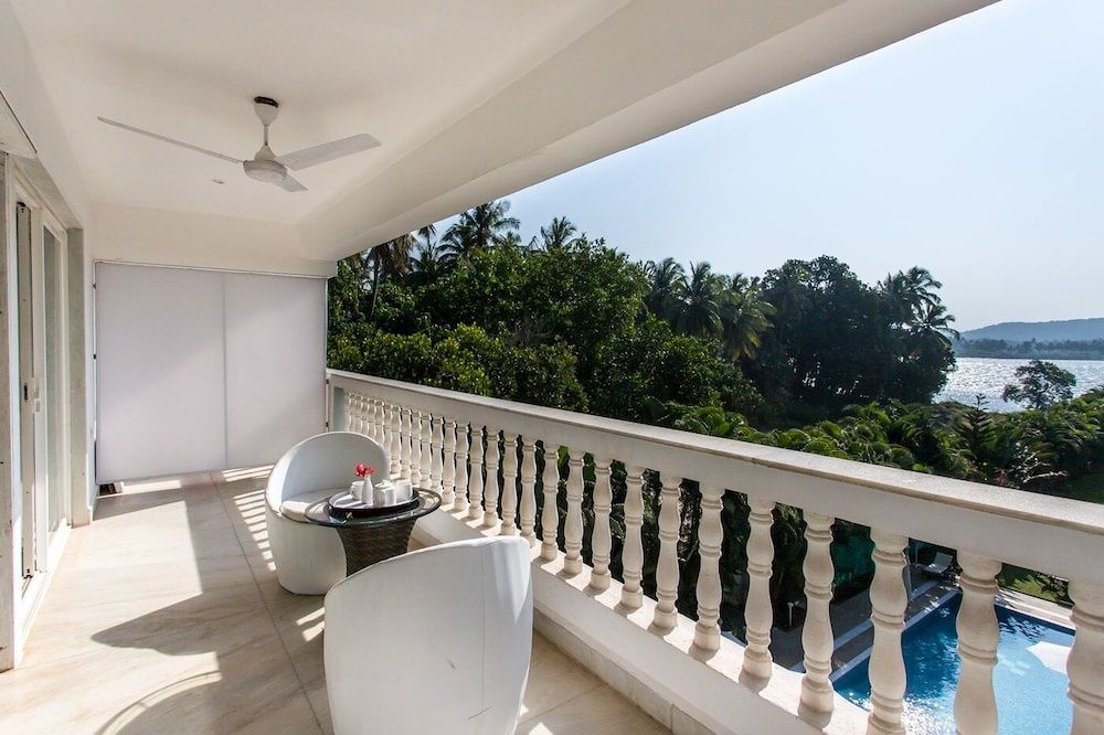 Safira River Front Resort River Front Deluxe Room