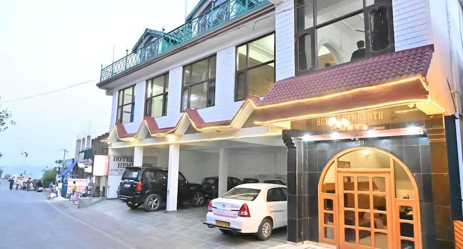 undefined FabHotel Prime Hemkunth 2