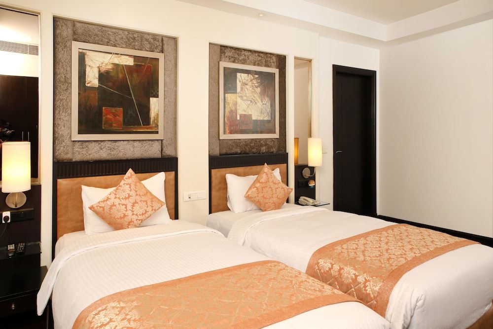 undefined Eastlynn Collection – HUDA City Centre, Sector 45, Gurugram 6