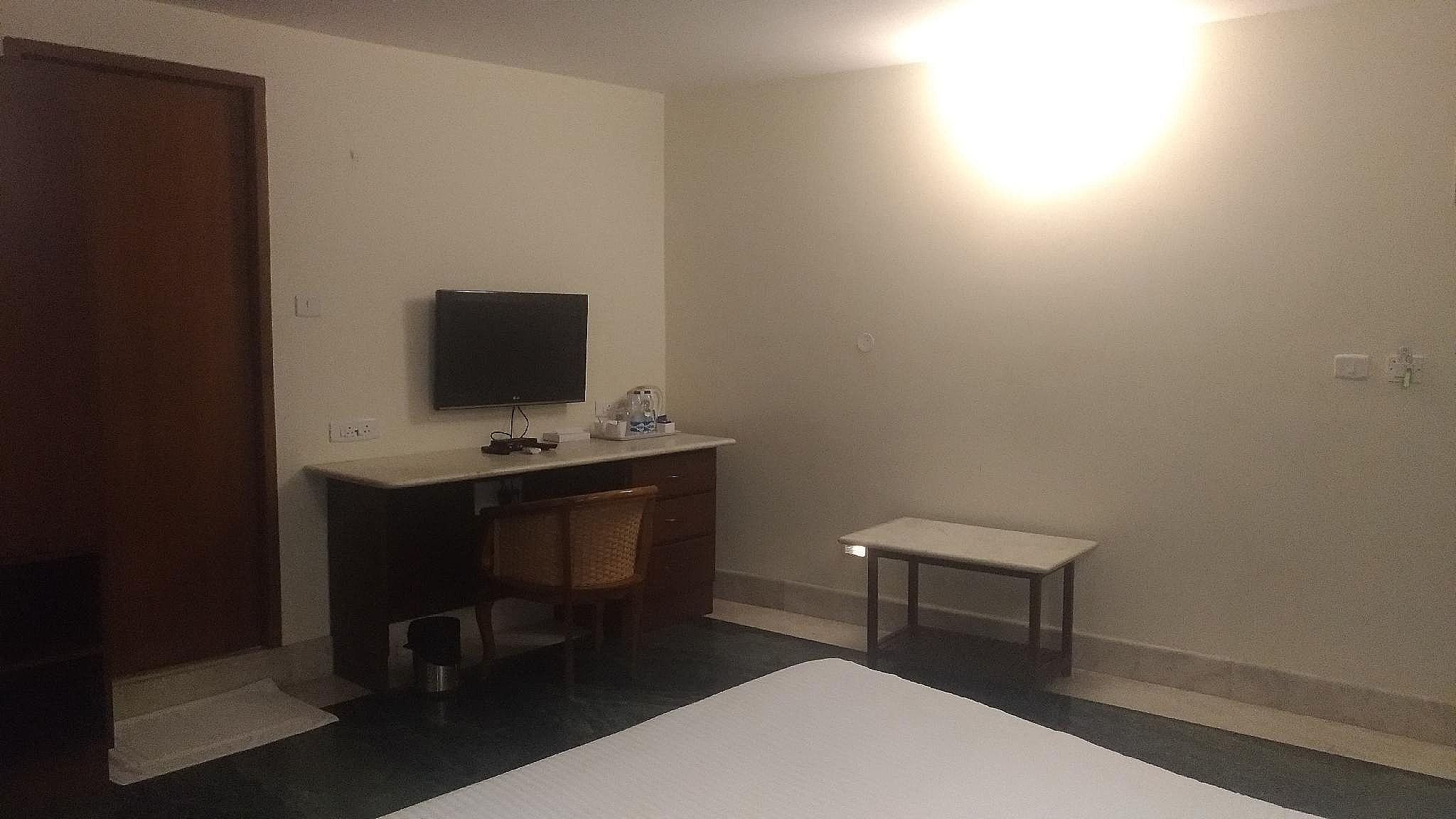 Hanu Reddy Residences Poes Garden Deluxe Room with Breakfast 3