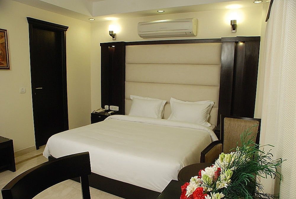 Hotel Meridian Plaza Deluxe Room 19