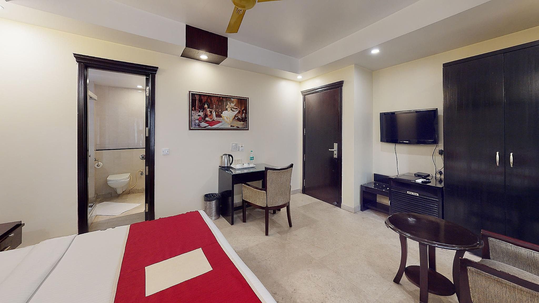 Hotel Meridian Plaza Deluxe Room 17