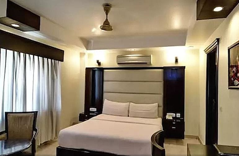 Hotel Meridian Plaza Deluxe Room 21