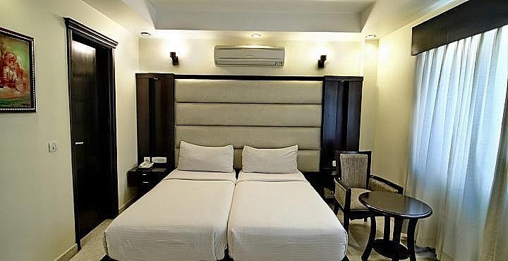 Hotel Meridian Plaza Deluxe Room 15