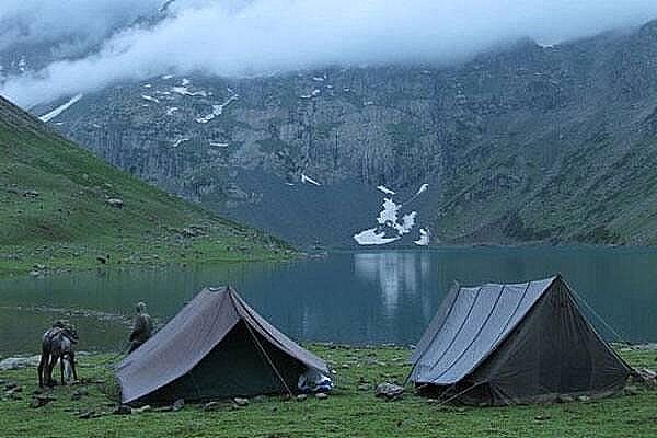 undefined Young Alzira Group of Houseboats 8