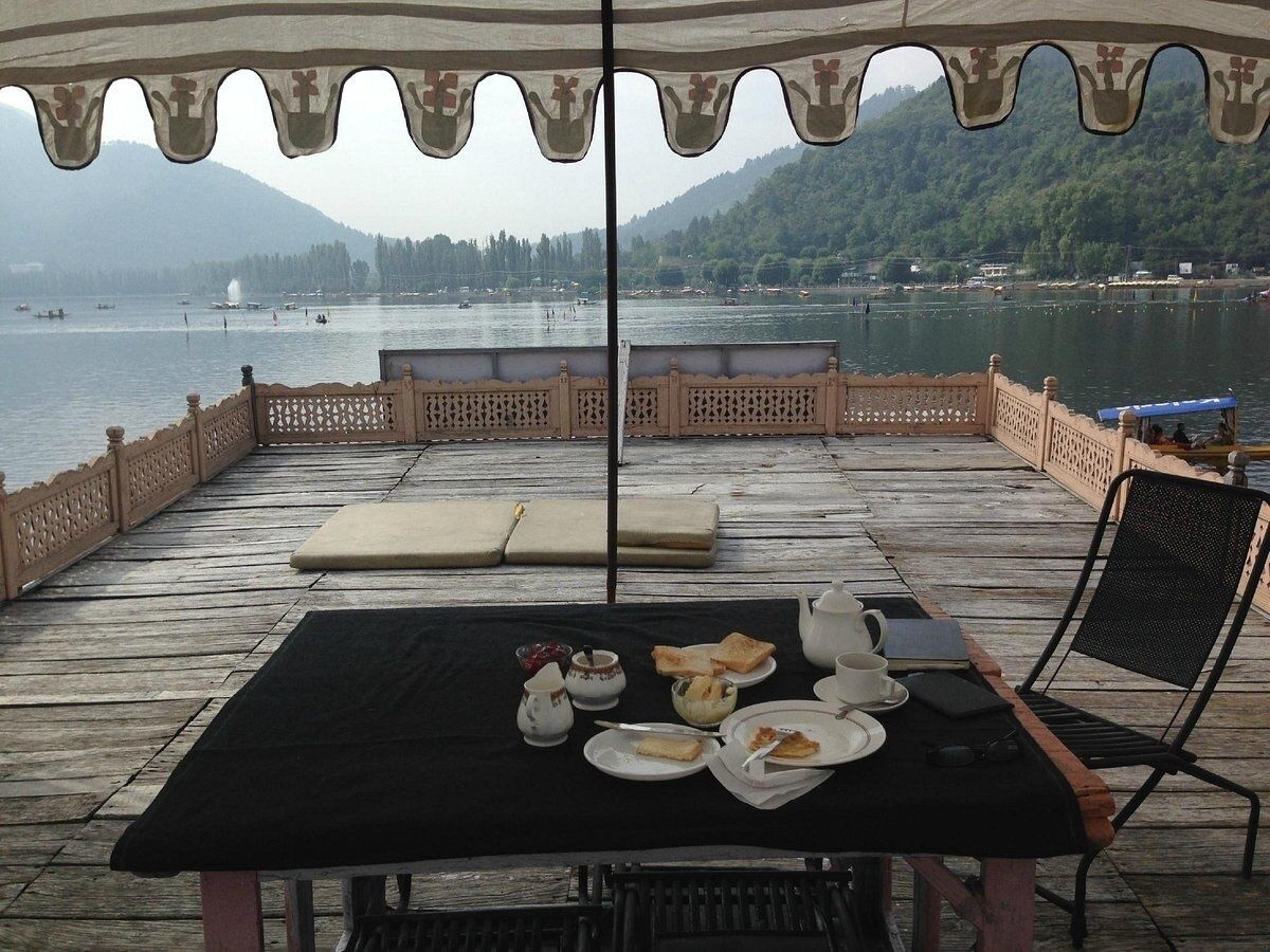 undefined Young Alzira Group of Houseboats 3