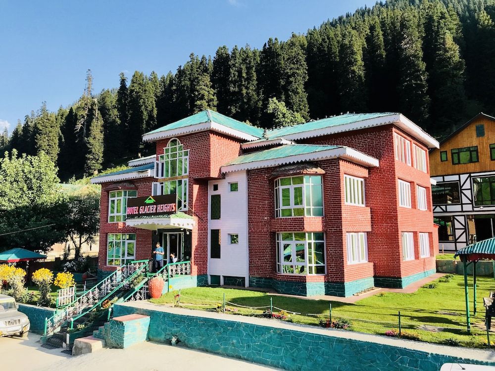 undefined Hotel Glacier Heights 2