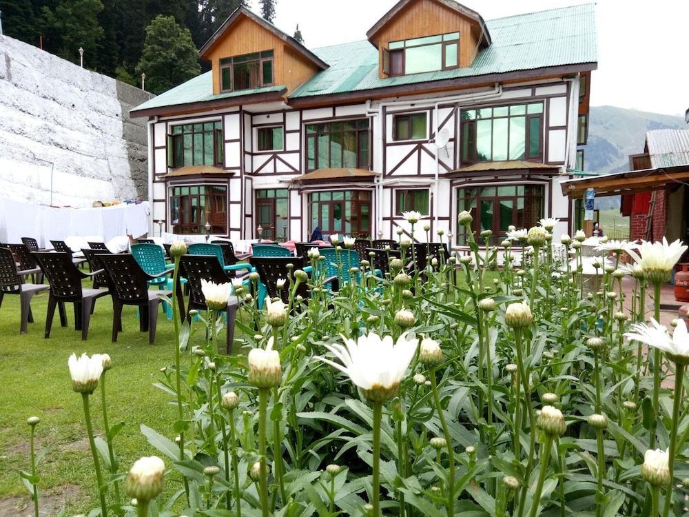 undefined Hotel Glacier Heights 7