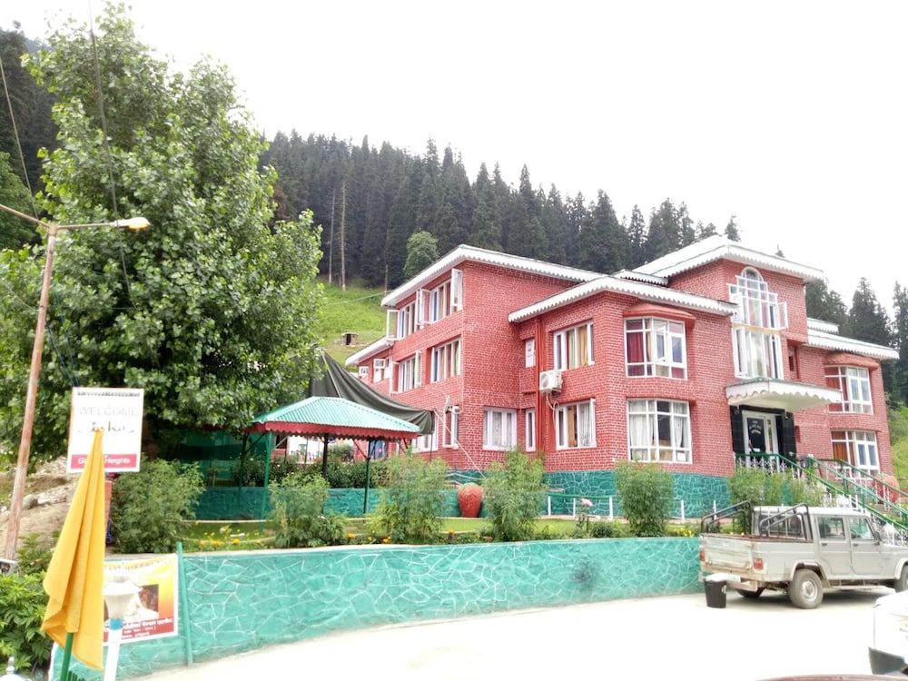 undefined Hotel Glacier Heights 9