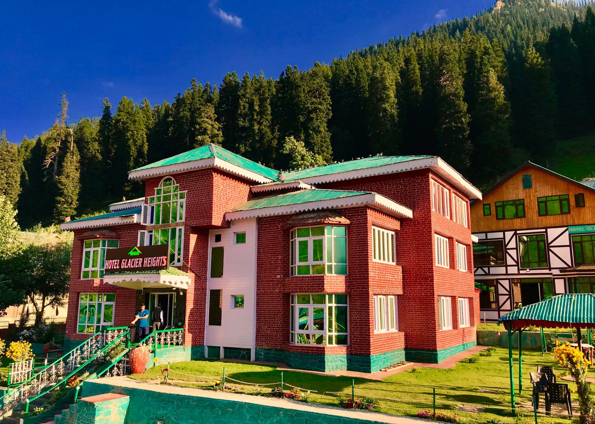 undefined Hotel Glacier Heights 10