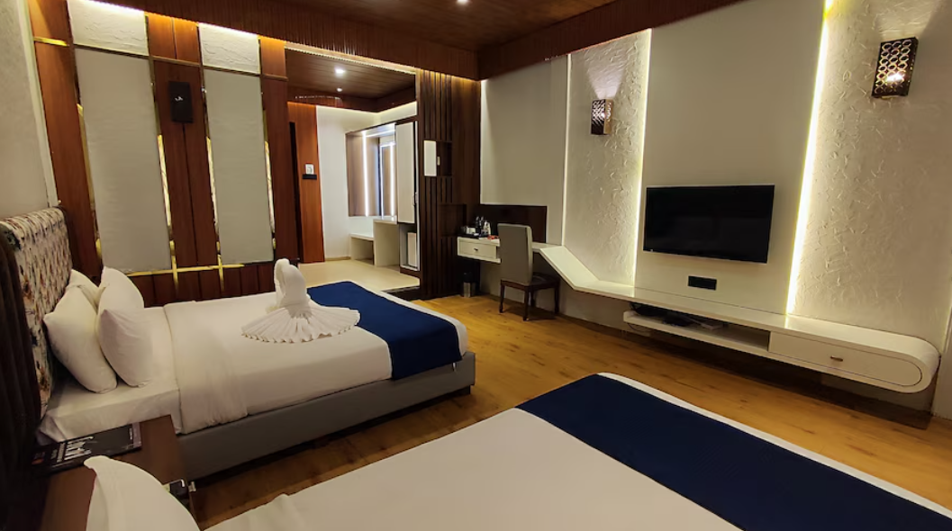 Manas Lifestyle Resort Igatpuri Luxury Cottage 3