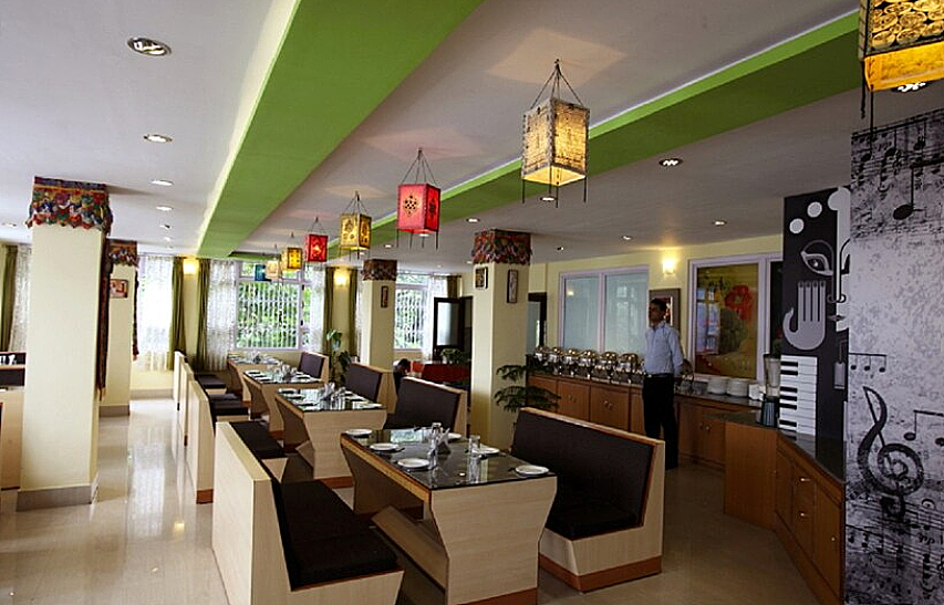 Food & Dining