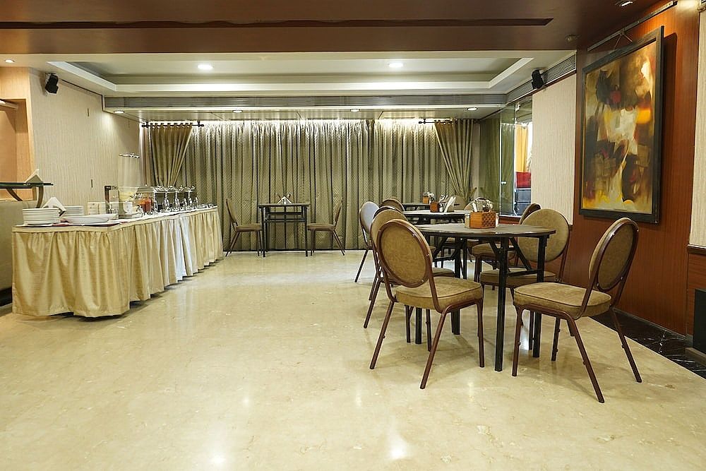 undefined Hotel Diplomat 4