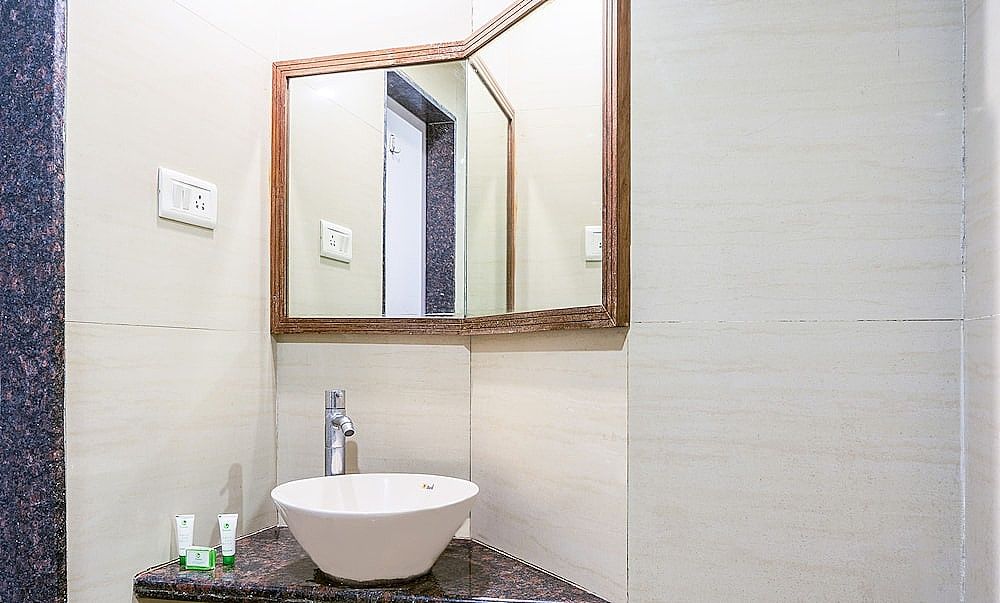 Treebo Sahara Shivaji Nagar Standard Double Room 13